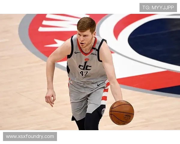 小腿轻微拉伤影响出战计划戴维斯本周将重新评估伤情